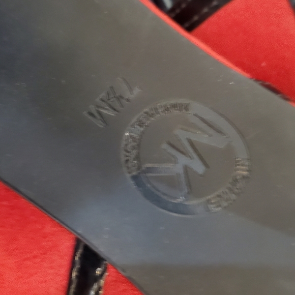 Michael Kors red and black art deco slingbacks - Picture 8 of 8